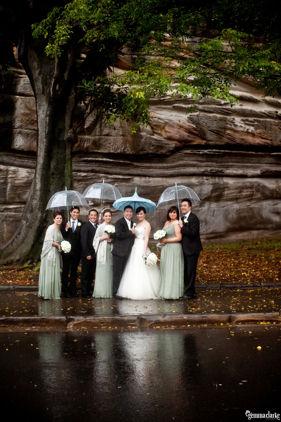 gemma-clarke-photography_the-rocks-wedding-photos_rainy-day-wedding_rachel-and-jason_0038