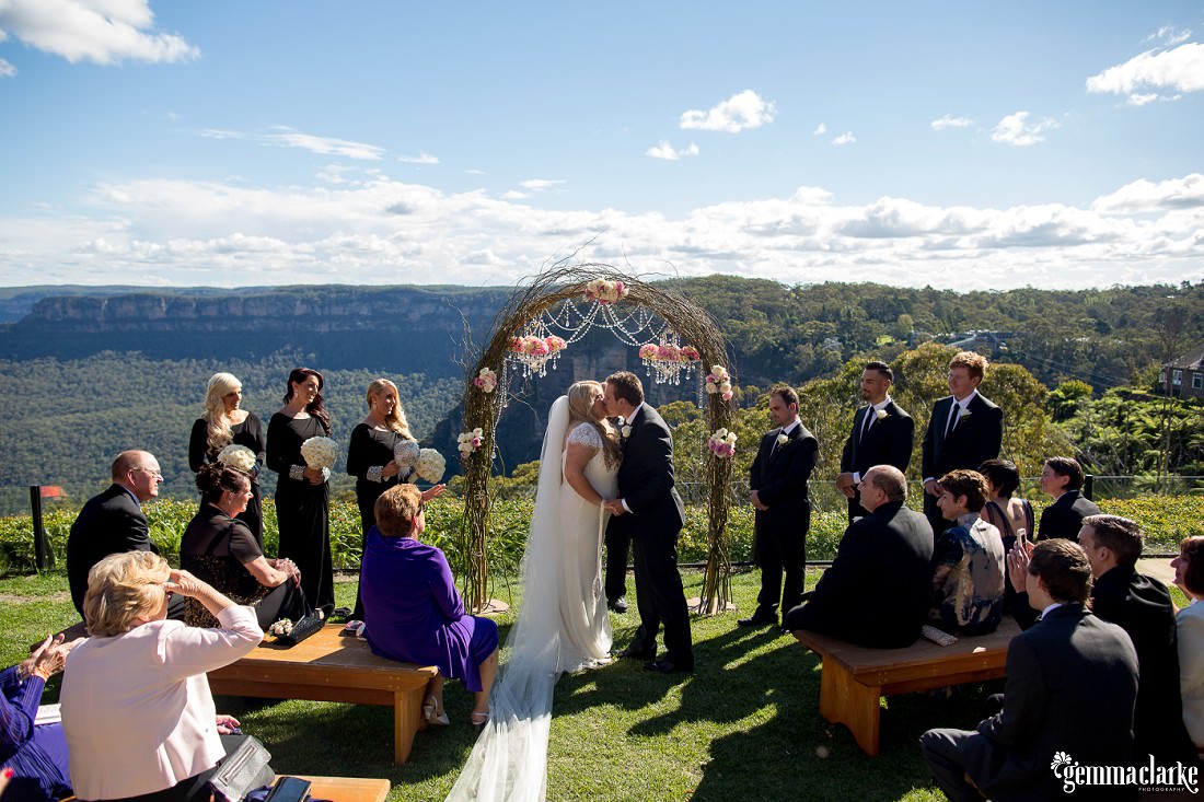 gemmaclarkephotography_blue-mountains-wedding_echoes-wedding_brooke-and-michael_0032