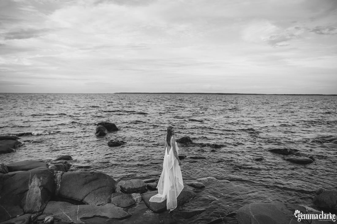 gemmaclarkephotography_finnish-summer-portraits_lighthouse-island_katja_0020